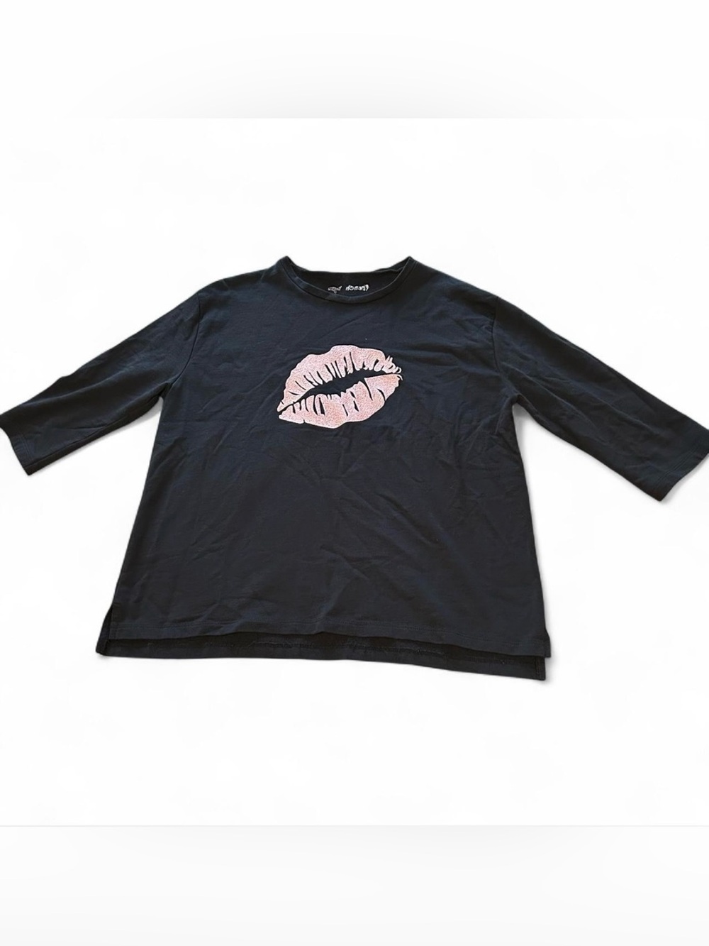 y2k french kyss black 3/4 length sleeve crewneck sweater with light pink lips